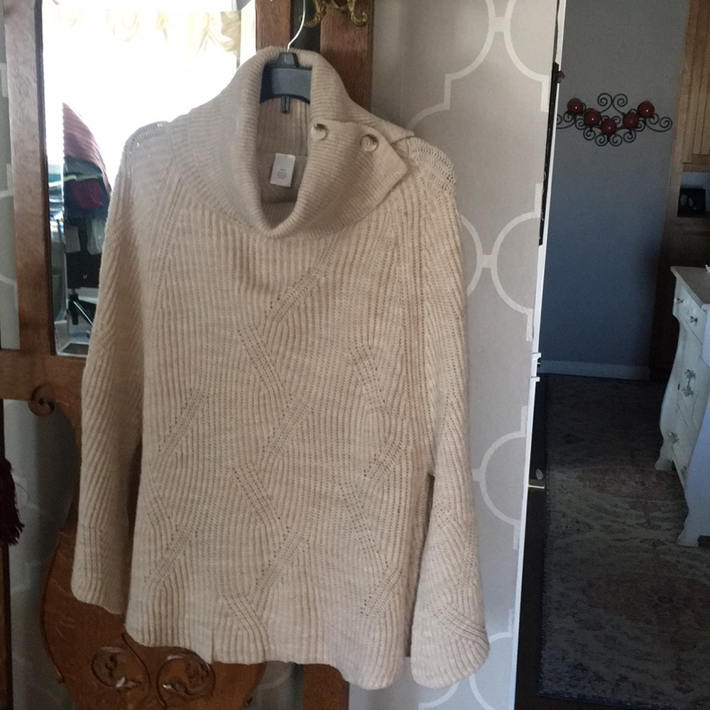 Beige poncho with cow neck
